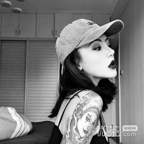 微信黑白伤感女生头像