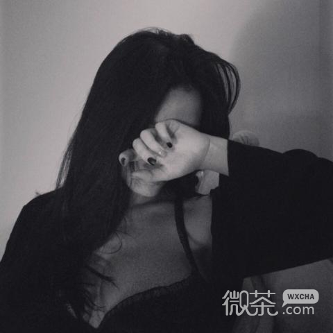 微信黑白伤感女生头像