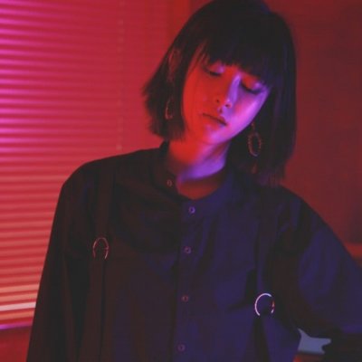 微信个性红色系女生伤感头像