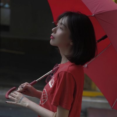 微信个性红色系女生伤感头像