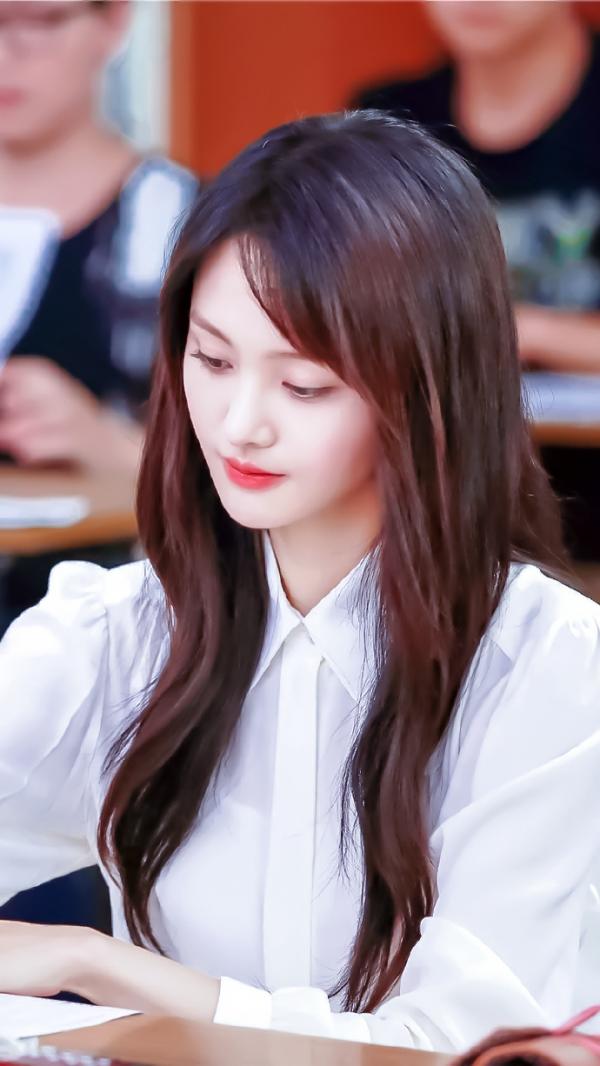 微信好看郑爽手机壁纸