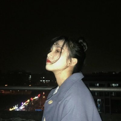 微信俏皮风女生头像