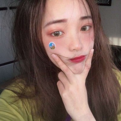 微信俏皮风女生头像