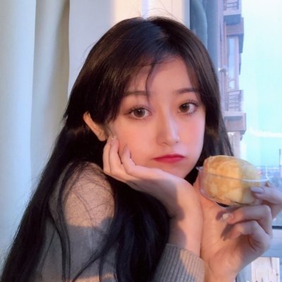 微信俏皮风女生头像