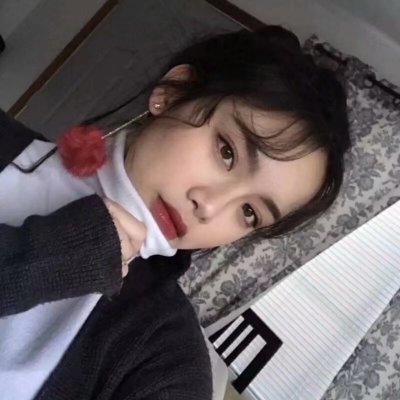 微信俏皮风女生头像