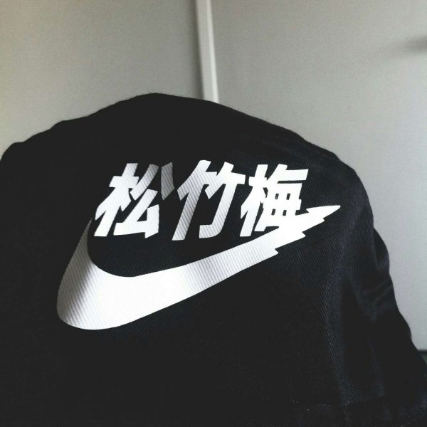 微信黑色系伤感朋友圈配图