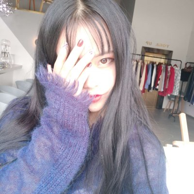 微信俏皮风女生头像