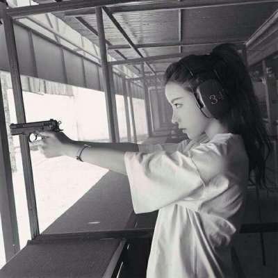 微信个性高冷网红女生头像