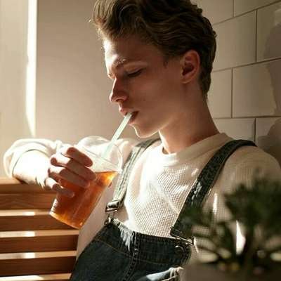 微信欧美男生头像