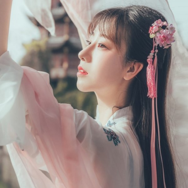 微信唯美好看古风女生朋友圈配图