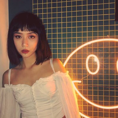 微信超酷时尚风女生头像