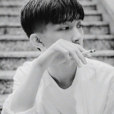 微信个性黑白伤感男生头像
