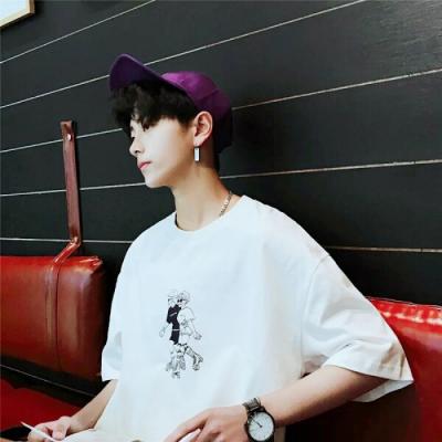 微信戴帽子男生头像