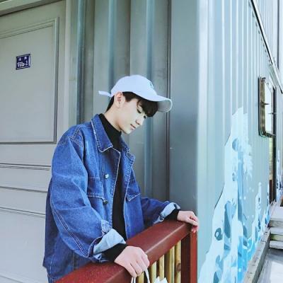 微信戴帽子男生头像