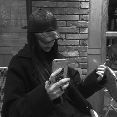 微信最火黑白霸气女生头像