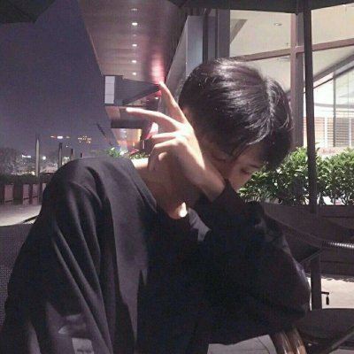 微信最潮QQ帅气男生伤感头像