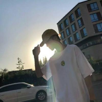 微信最潮QQ帅气男生伤感头像