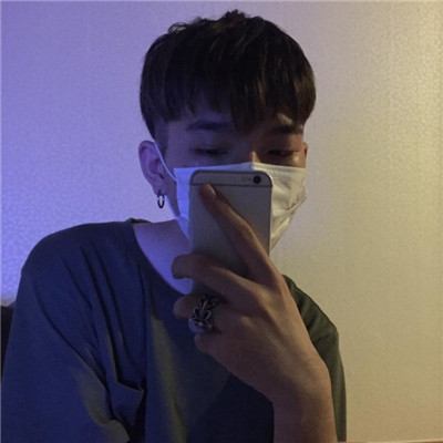 微信阳光手机控帅气男生头像