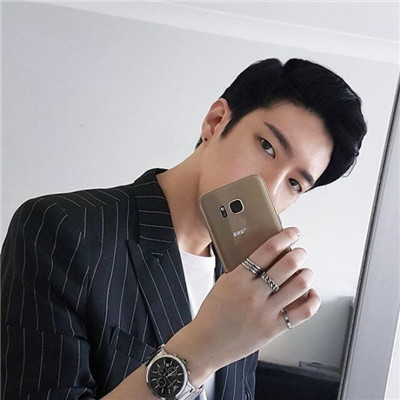 微信阳光手机控帅气男生头像