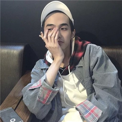 微信阳光手机控帅气男生头像