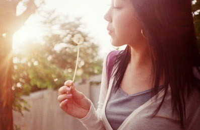 微信朋友圈浪漫女生暖色时尚图片