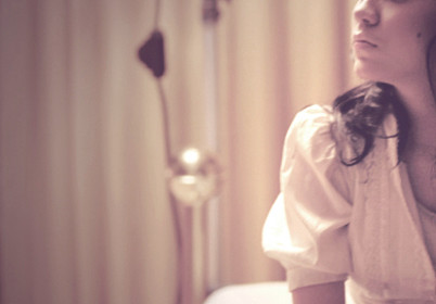 微信朋友圈浪漫女生暖色时尚图片