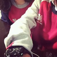 2018微信最新双影情侣头像一左一右下载