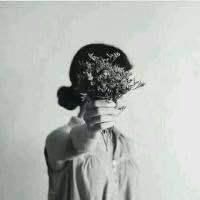 2018微信最新双影情侣头像一左一右下载