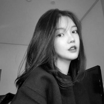 微信黑白意境女生伤感头像