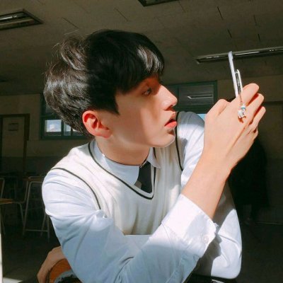 微信最新动漫阳光帅气男生头像