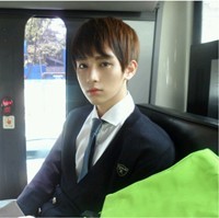 很娘的微信帅气小鲜肉头像合集下载