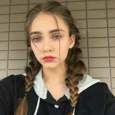 微信欧美霸气冷艳女生头像