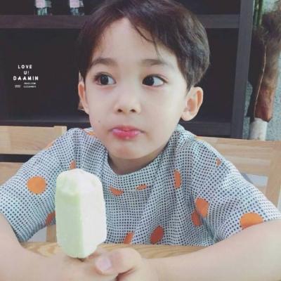 微信帅气可爱小正太萌娃男生头像