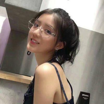 微信个性气质成熟风女生头像