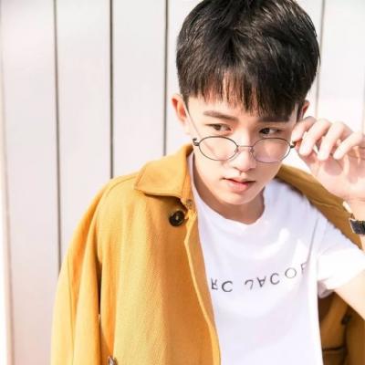 微信青春活力阳光男生头像