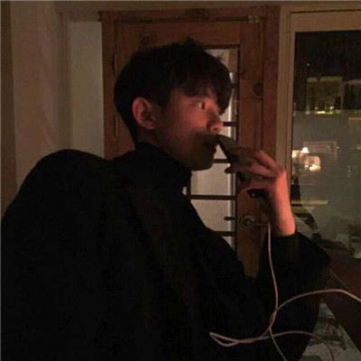 微信独一无二帅气侧脸男生头像