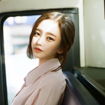 微信文艺气质女生头像