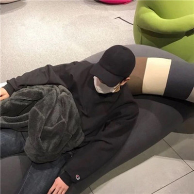 微信独一无二帅气侧脸男生头像