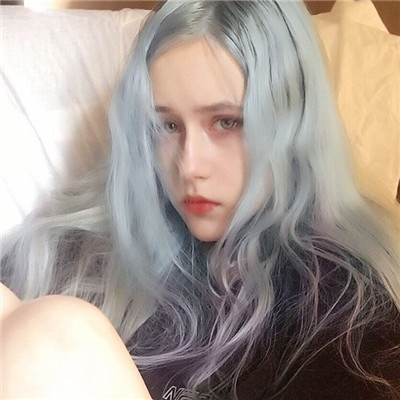微信欧美原宿风红色女生头像