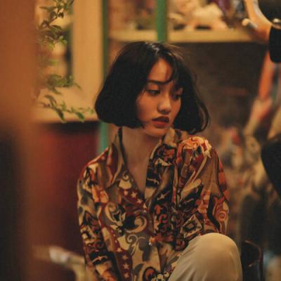 微信唯美好看短发女生头像