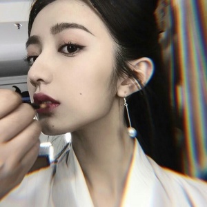 微信最新唯美气质阳光女生头像