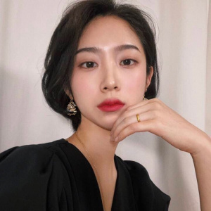 微信最新俏皮风女生头像