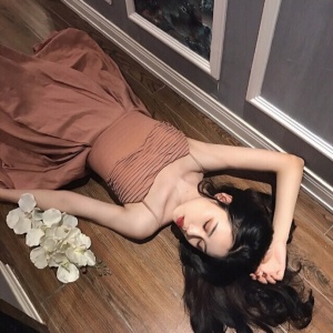 微信最新冷艳气质女生头像