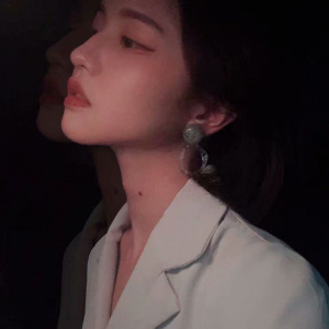 微信最新俏皮风女生头像