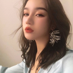 微信最新俏皮风女生头像
