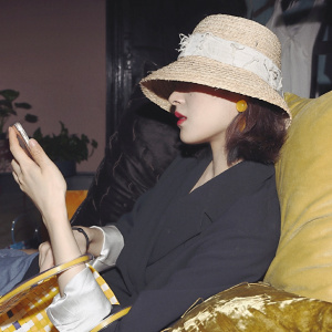 微信最新俏皮风女生头像