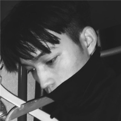 微信黑白冷酷简约伤感男生头像