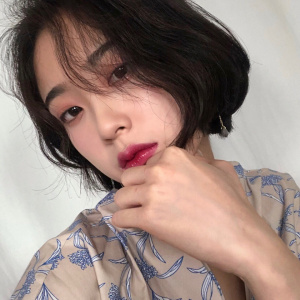 微信最新俏皮风女生头像