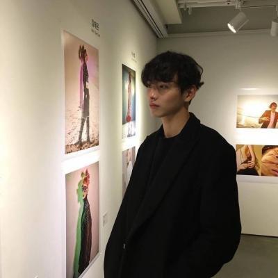 微信最新清新帅气男生头像