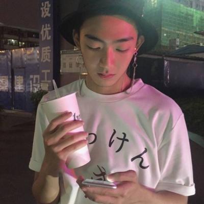 微信最新清新帅气男生头像